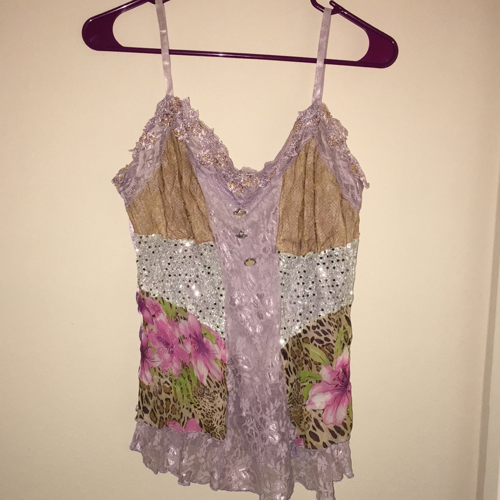 Cute lil’ undertop. Sequins, lace and beads.